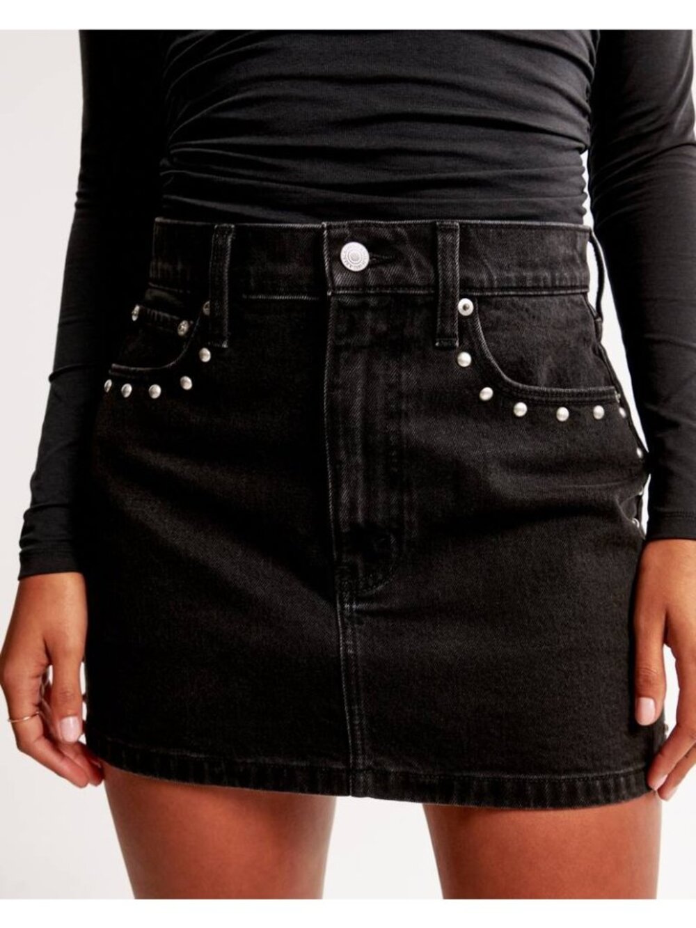 NWT Abercrombie and Fitch Women’s Black Denim Studded Mini Skirt Size 29